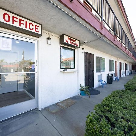 Courtesy Inn & Suites Rosemead Exterior foto